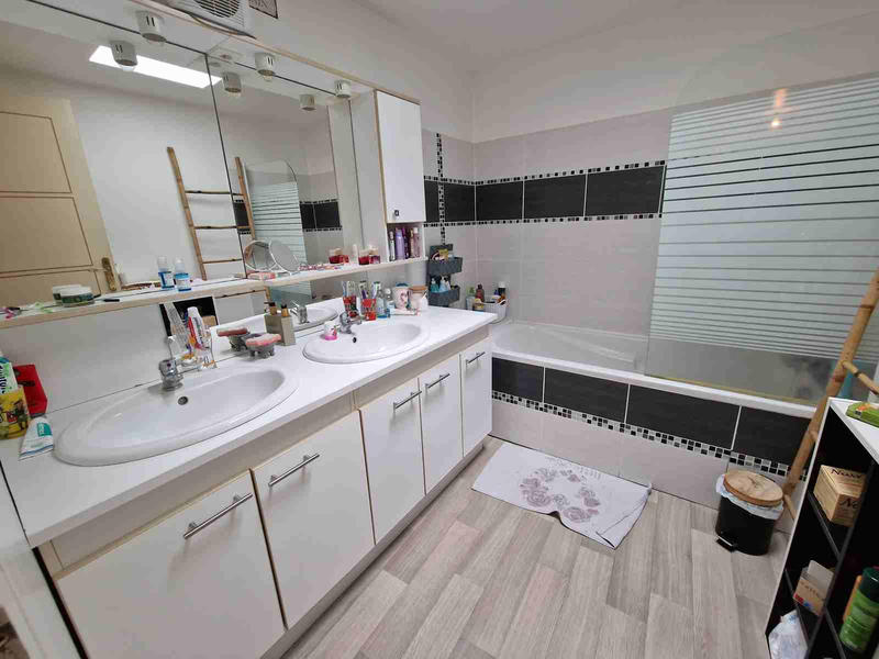 Maison - 111 m² - 4 pièces