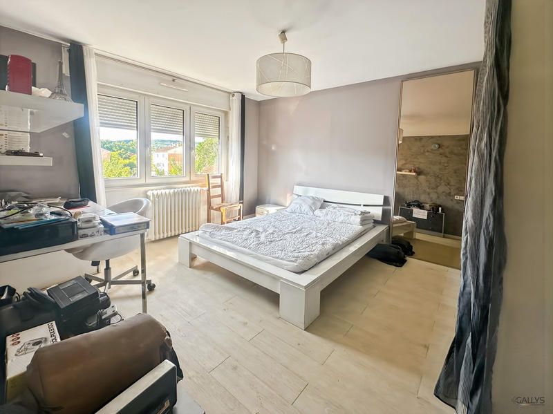 Maison - 91 m² - 5 pièces