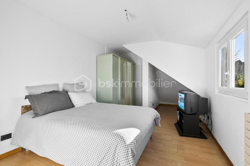 Maison - 189 m² - 8 pièces