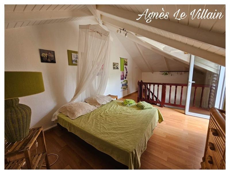 Maison - 234 m² - 12 pièces