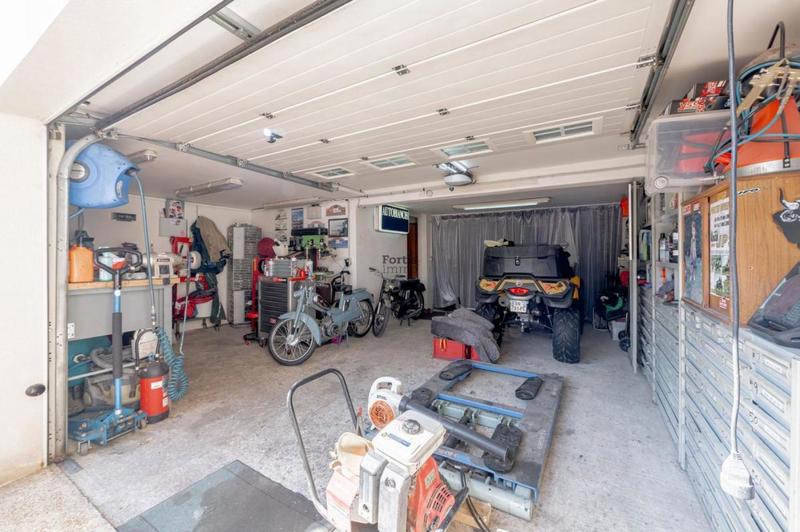 Maison - 231 m² - 5 pièces