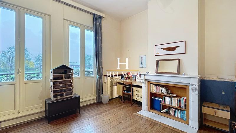 Maison - 424 m² - 9 pièces