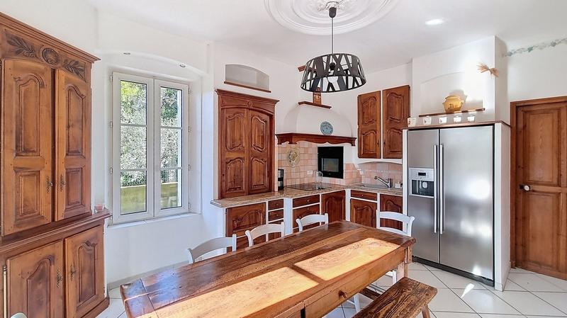 Mas - 206 m² - 7 pièces