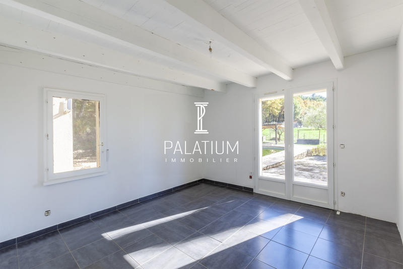 Maison - 326 m² - 9 pièces