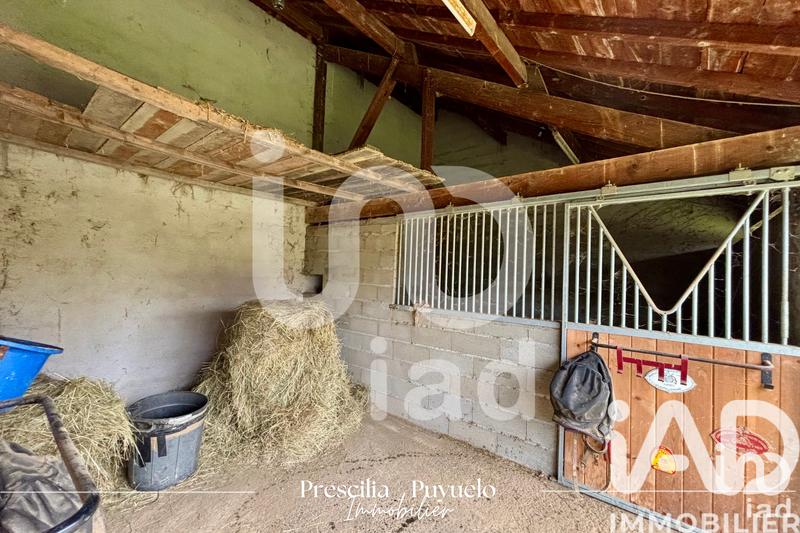 Maison - 279 m² - 9 pièces