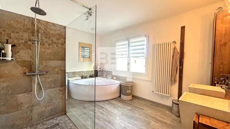 Villa - 167 m² - 5 pièces