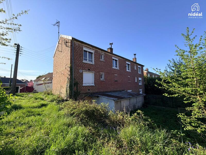 Maison - 94 m² - 5 pièces