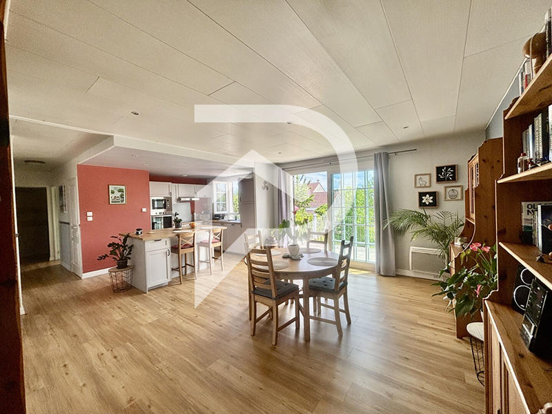 Maison - 87 m² - 5 pièces