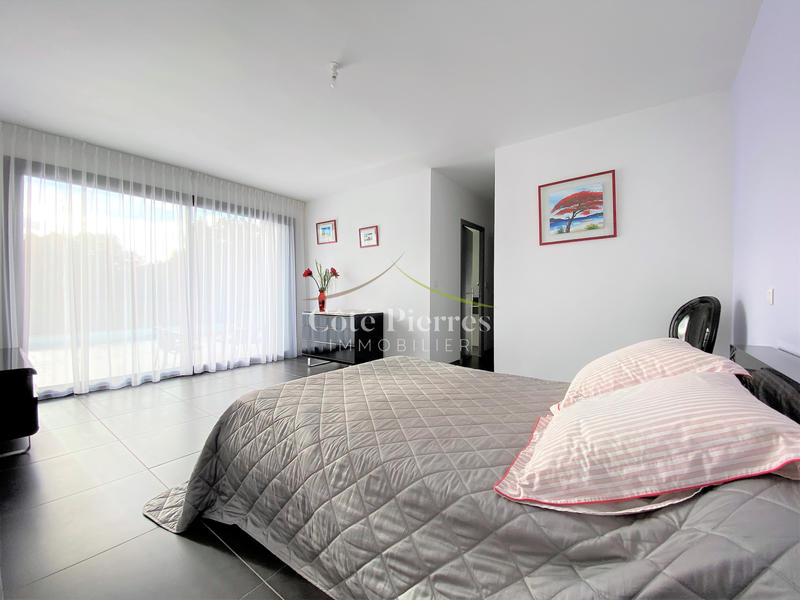 Maison - 220 m² - 6 pièces