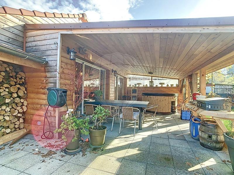 Maison - 188 m² - 7 pièces