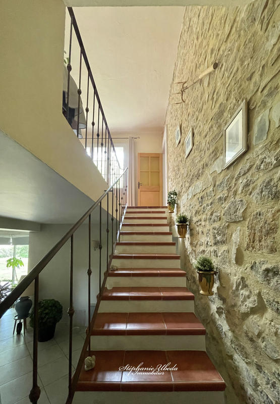 Mas - 250 m² - 7 pièces