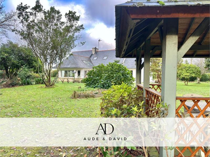 Maison - 230 m² - 8 pièces