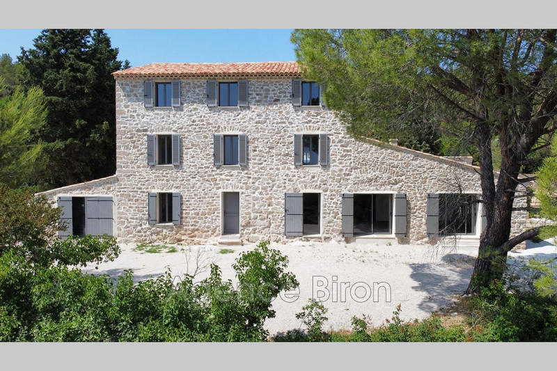 Maison - 280 m² - 10 pièces