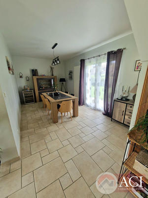 Maison - 207 m² - 8 pièces