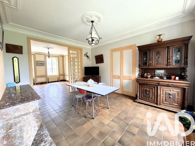 Maison - 221 m² - 12 pièces