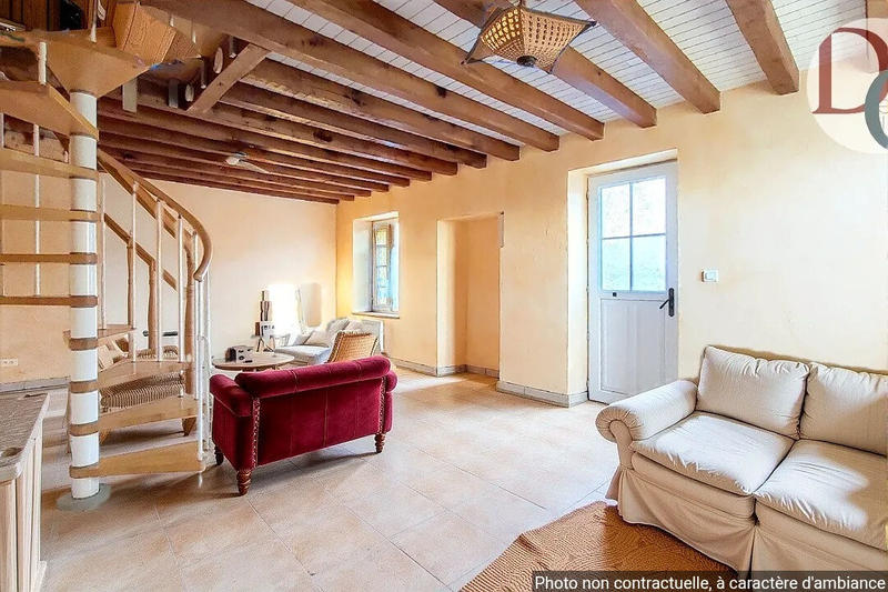 Maison - 250 m² - 8 pièces