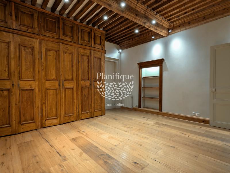 Appartement - 168 m² - 4 pièces