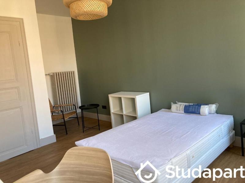 Chambre - 14 m² - 1 pièce