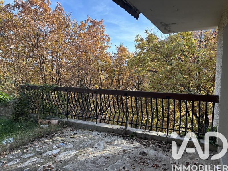 Maison - 217 m² - 9 pièces