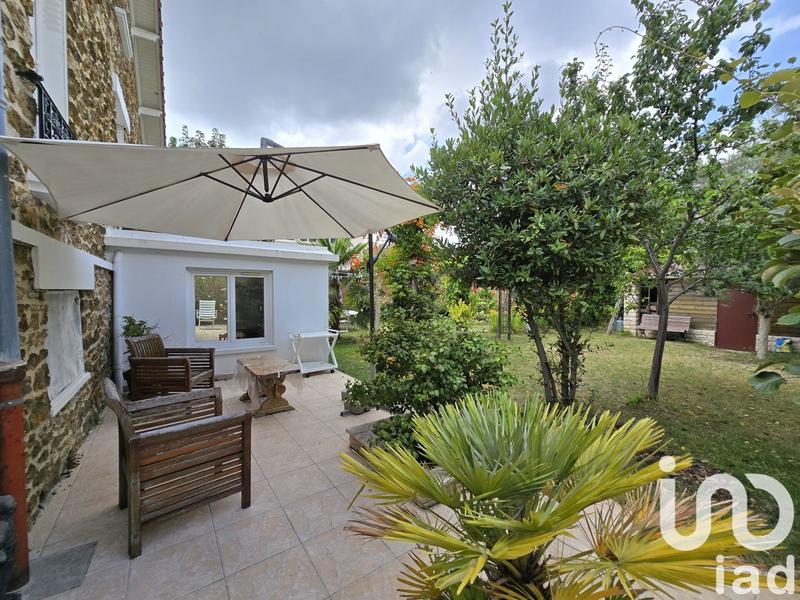 Maison - 99 m² - 5 pièces