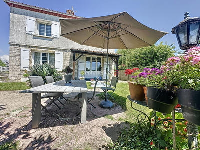 Maison - 180 m² - 8 pièces