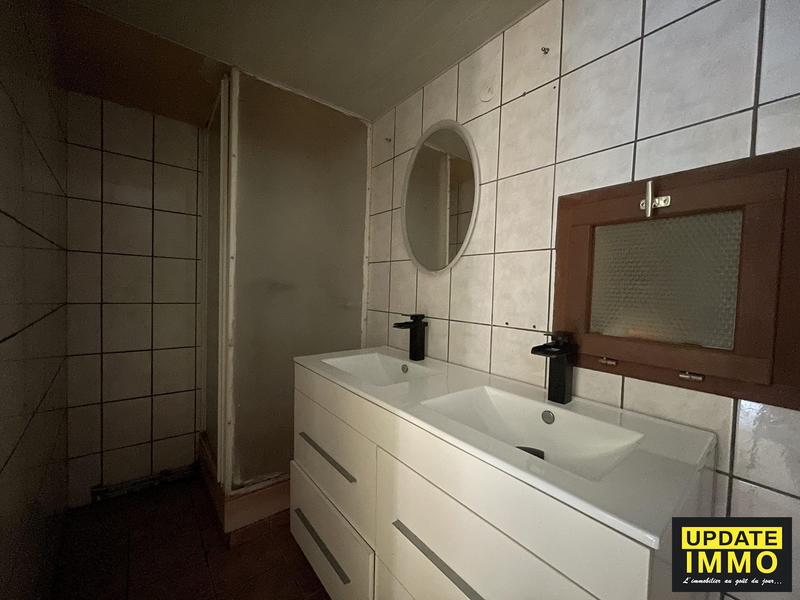 Maison - 99 m² - 7 pièces