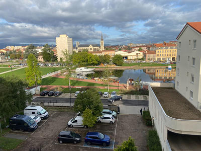 Appartement - 100 m² - 5 pièces