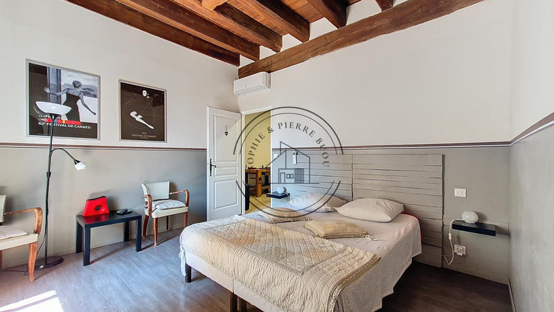 Maison - 450 m² - 19 pièces