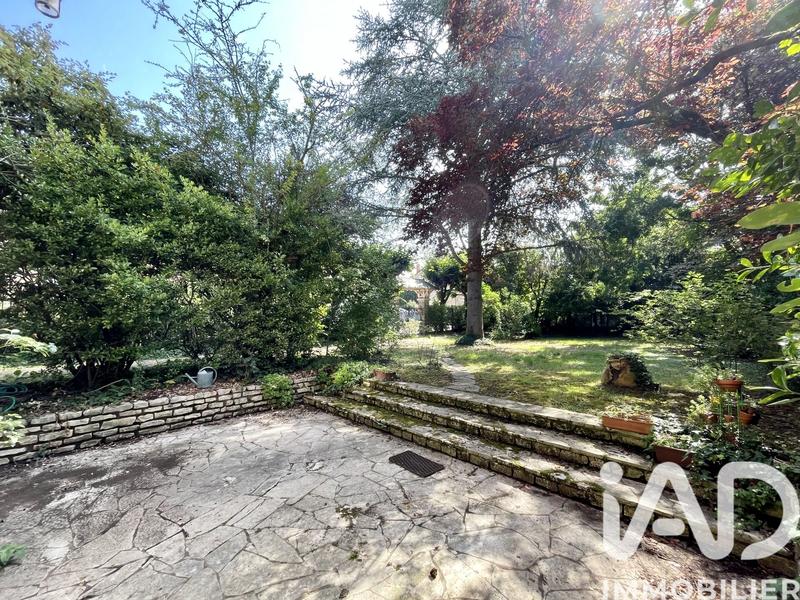 Maison - 205 m² - 9 pièces