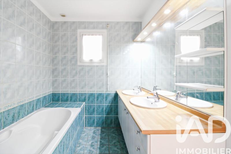 Maison - 93 m² - 5 pièces