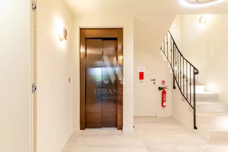 Maison - 190 m² - 5 pièces