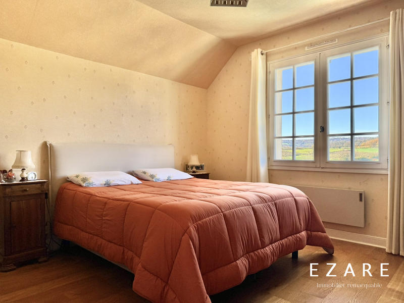 Maison - 180 m² - 6 pièces