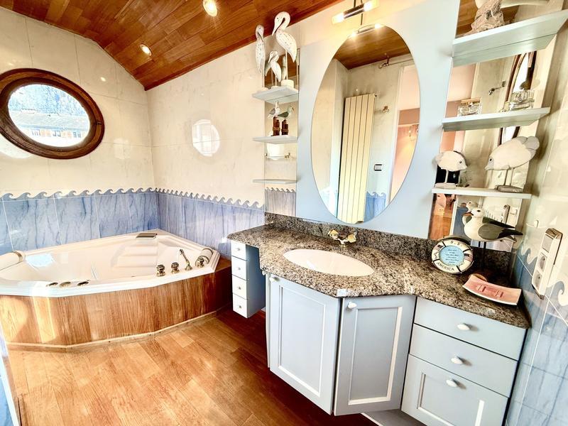 Maison - 190 m² - 6 pièces