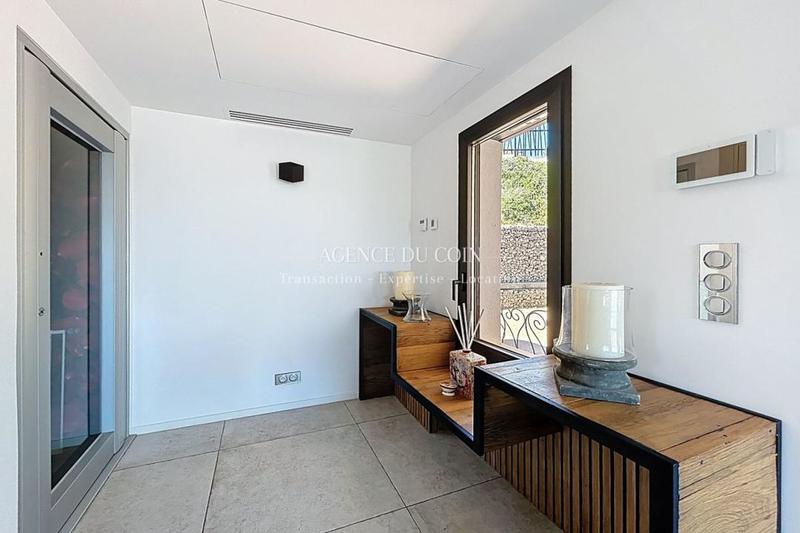 Maison traditionnelle - 280 m² - 6 pièces