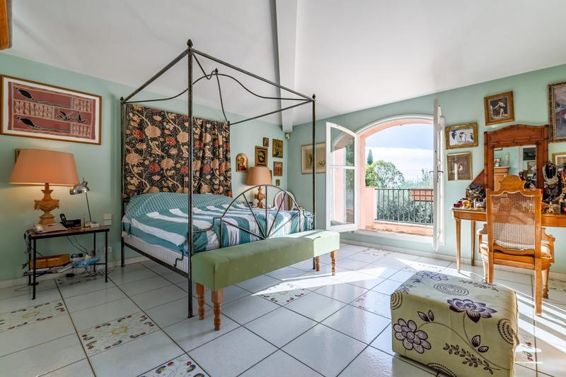 Maison - 310 m² - 6 pièces