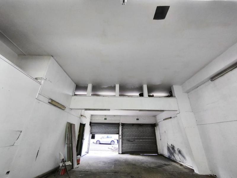 Local commercial - 150 m² - 1 pièce