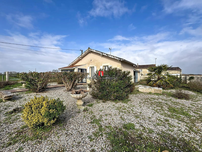 Maison traditionnelle - 95 m² - 4 pièces