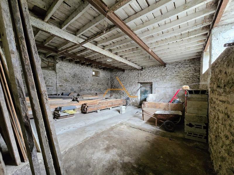 Maison en pierre - 500 m² - 5 pièces