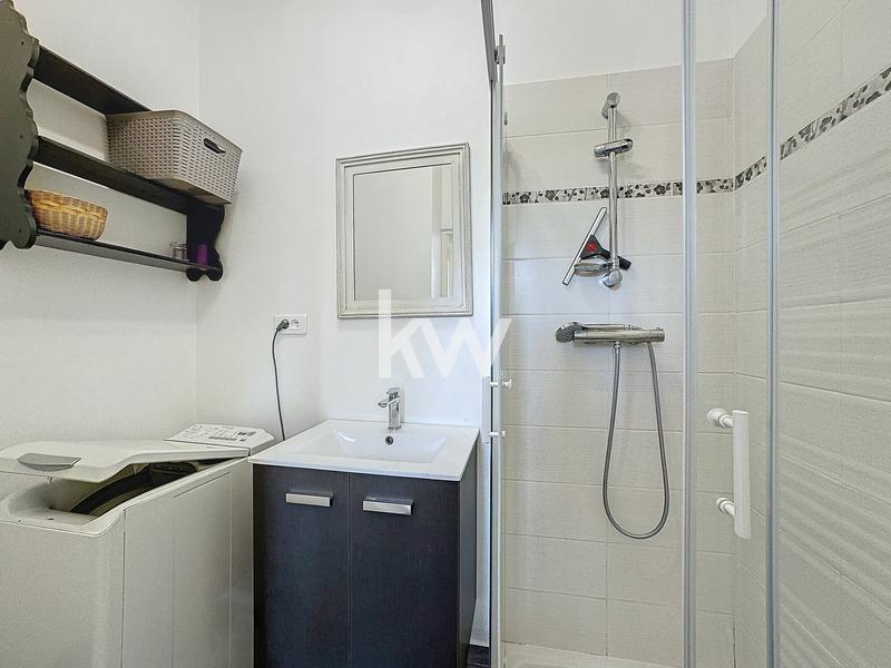 Maison - 250 m² - 10 pièces