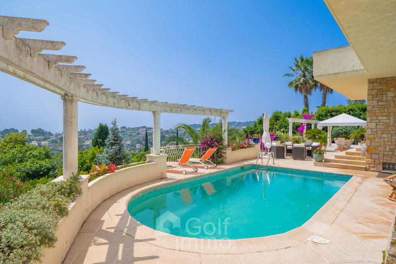 Maison - 225 m² - 6 pièces