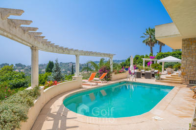 Maison - 225 m² - 6 pièces