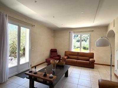 Maison - 290 m² - 8 pièces