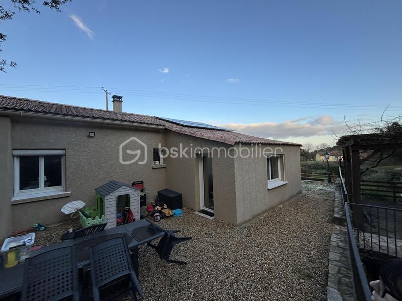 Maison - 111 m² - 5 pièces