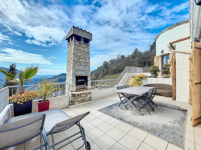 Villa - 206 m² - 6 pièces