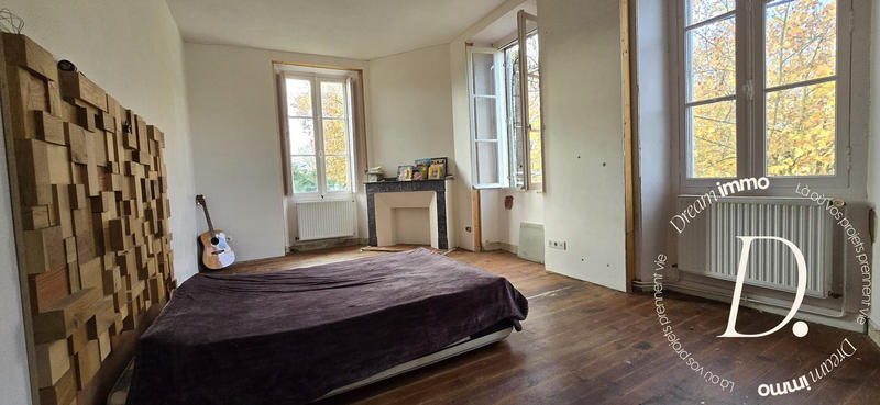 Maison - 200 m² - 4 pièces