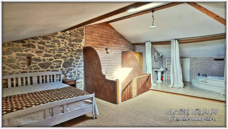 Villa - 232 m² - 6 pièces