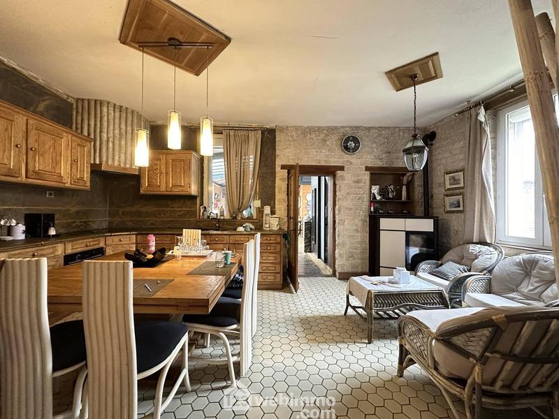 Maison - 196 m² - 8 pièces