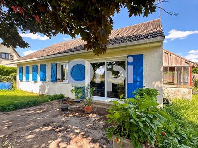 Maison - 94 m² - 5 pièces