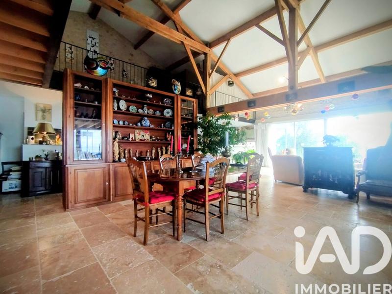 Maison - 339 m² - 5 pièces