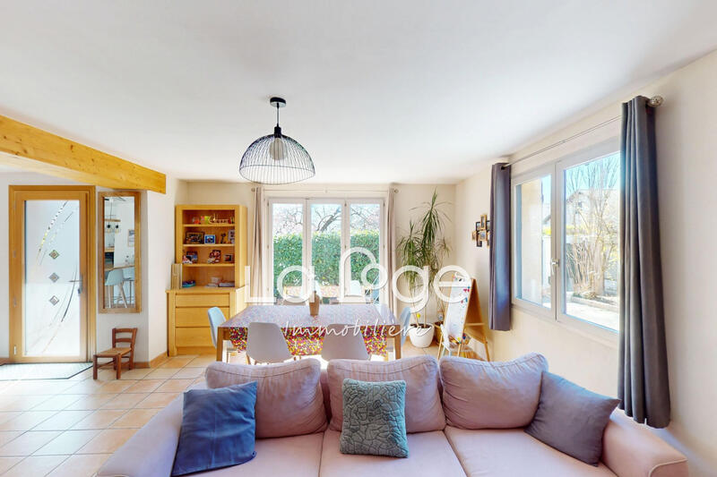 Villa - 140 m² - 8 pièces